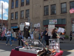 Liberty Tea Party takes its cause to Main Street