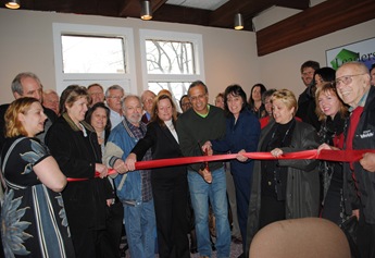 RIBBON CUTTING COMPUTER CENTER LEADERSHIP SULLIVAN RIBBON CUTTING COMPUTER CENTER LEADERSHIP SULLIVAN